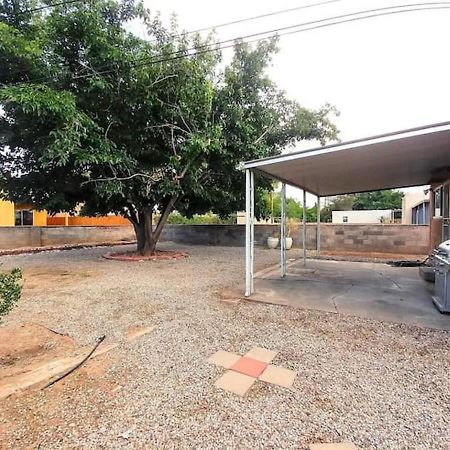 Amazing 2Br Home - Steps To Unm North Campus Albuquerque Exteriör bild