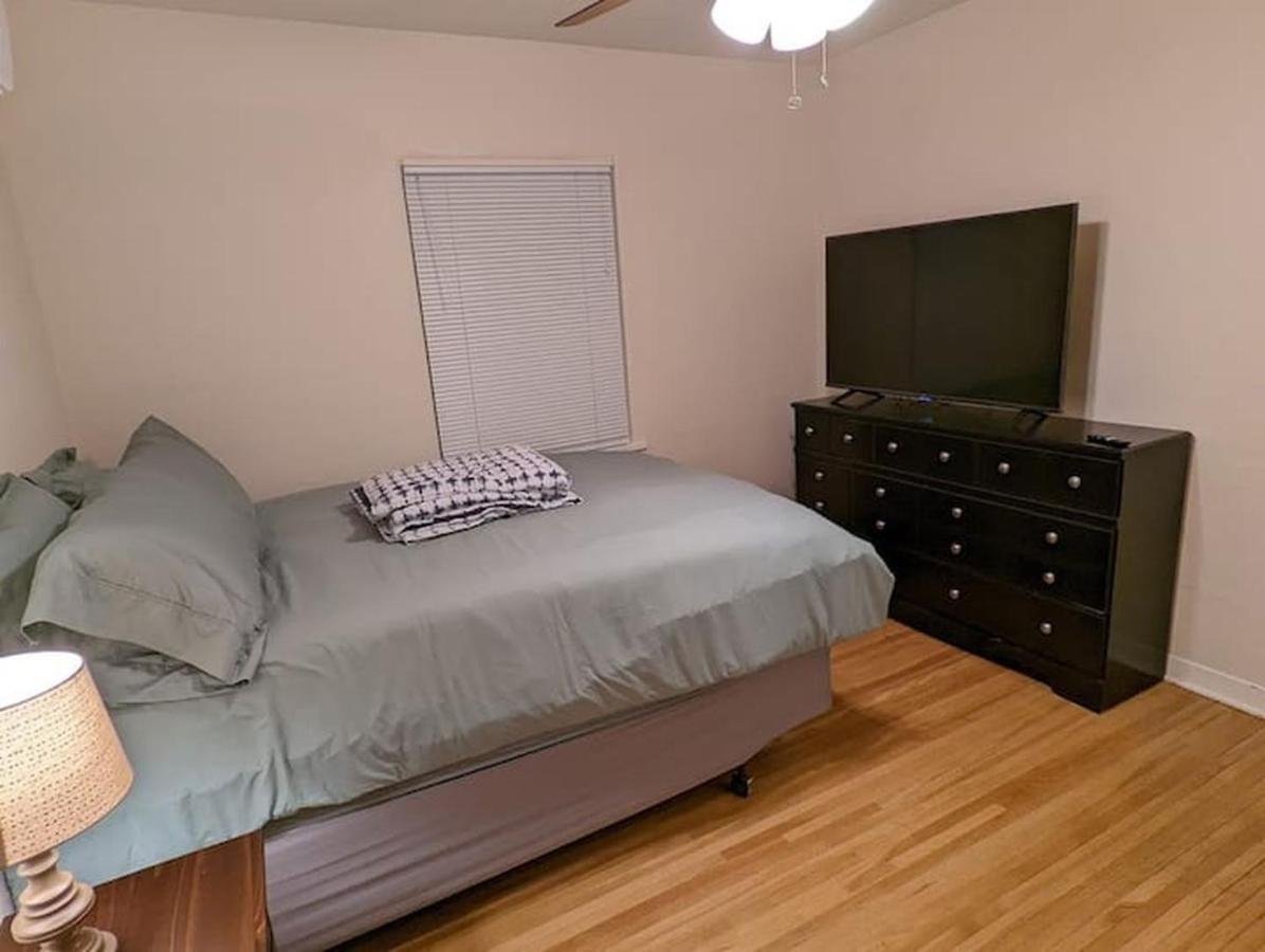 Amazing 2Br Home - Steps To Unm North Campus Albuquerque Exteriör bild
