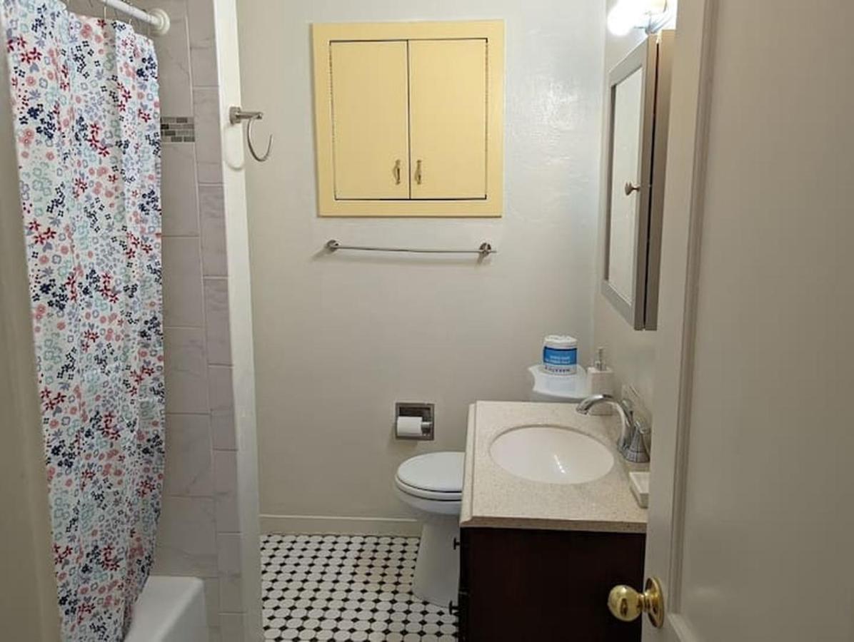 Amazing 2Br Home - Steps To Unm North Campus Albuquerque Exteriör bild